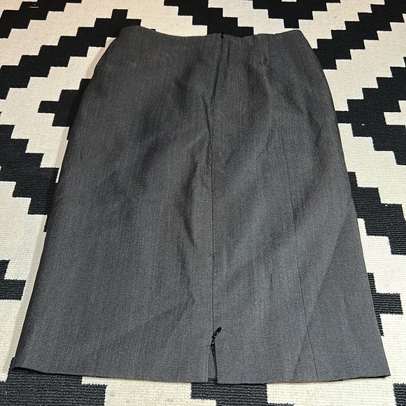 Gorgeous, ARMANI COLLEZIONI, zipper skirt!! - Picture 3 of 12